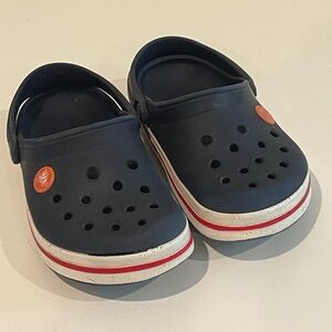 Kids Navy Clogs with Red Stripe Size 11.